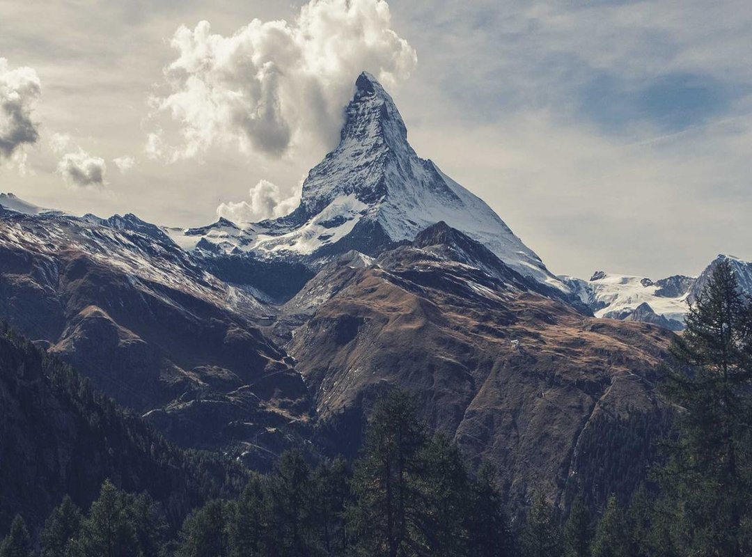 The Powerful Korhan Family: Pillars of the Story